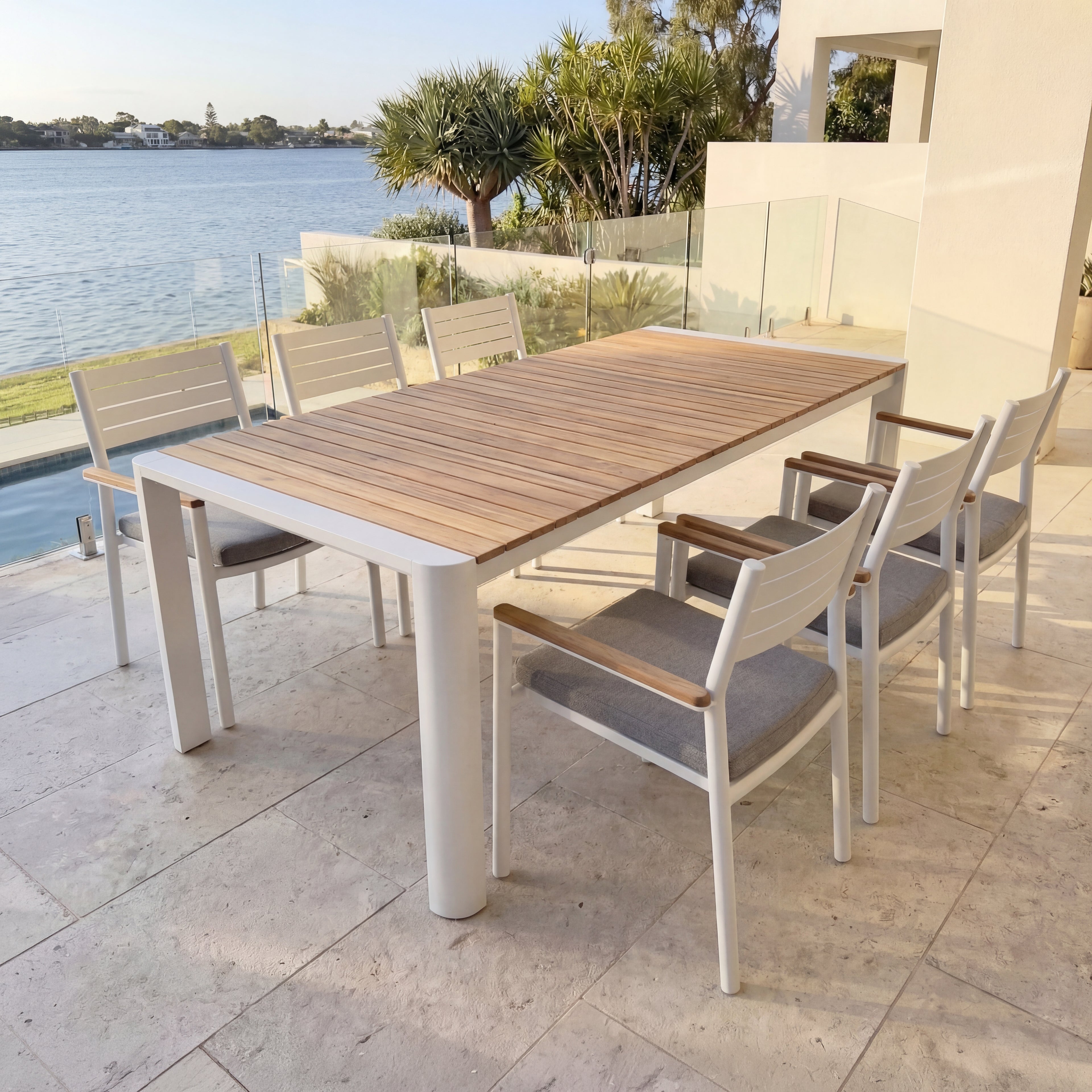 Byron Dining Setting
