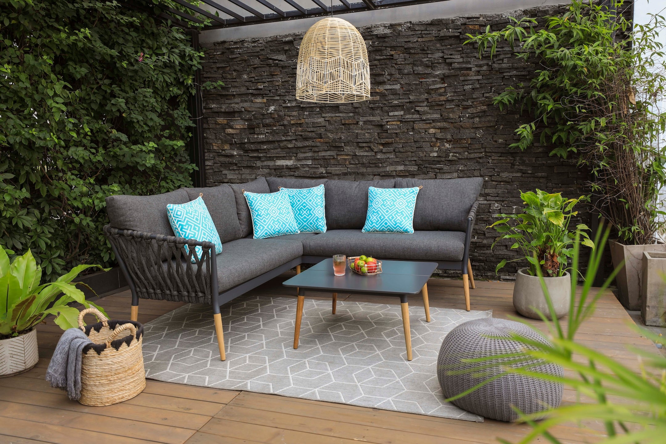 Ipanema Corner Lounge Setting – 3 pc (inc. Table)