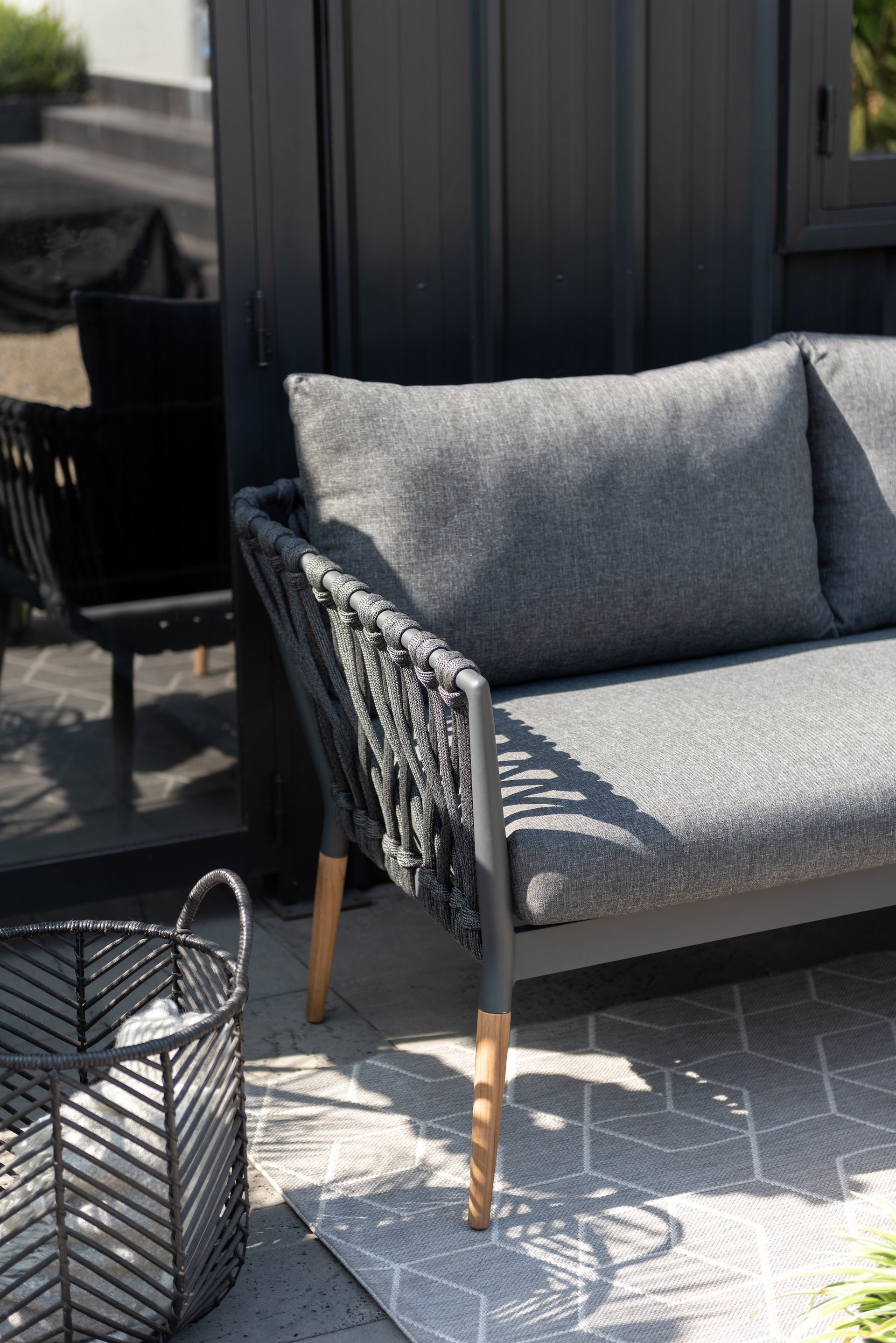 Ipanema Chaise Lounge Setting – 3 pc (inc. Table)