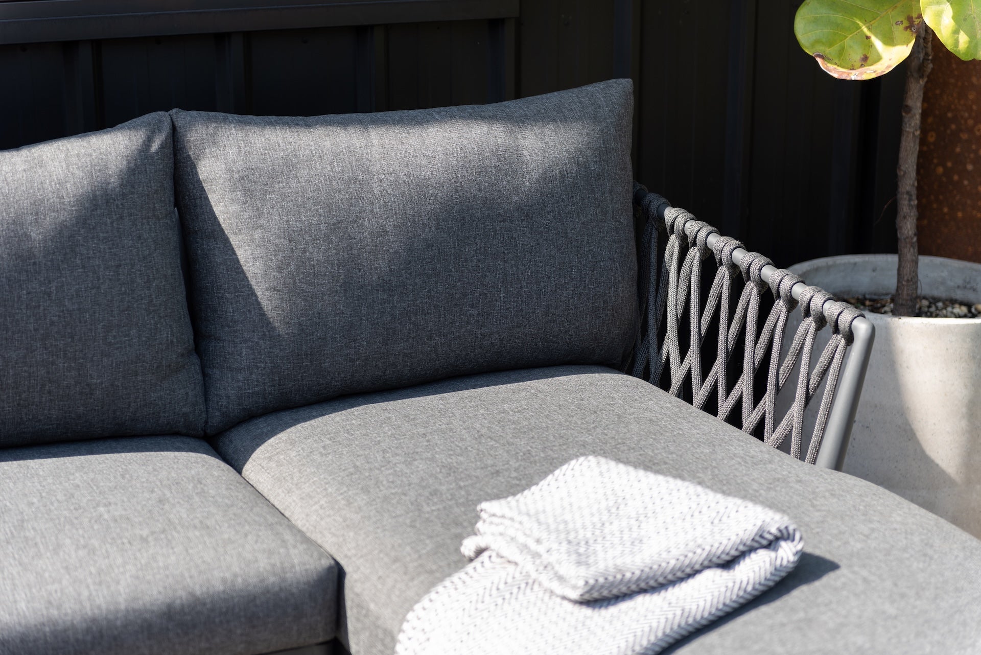 Ipanema Chaise Lounge Setting – 3 pc (inc. Table)