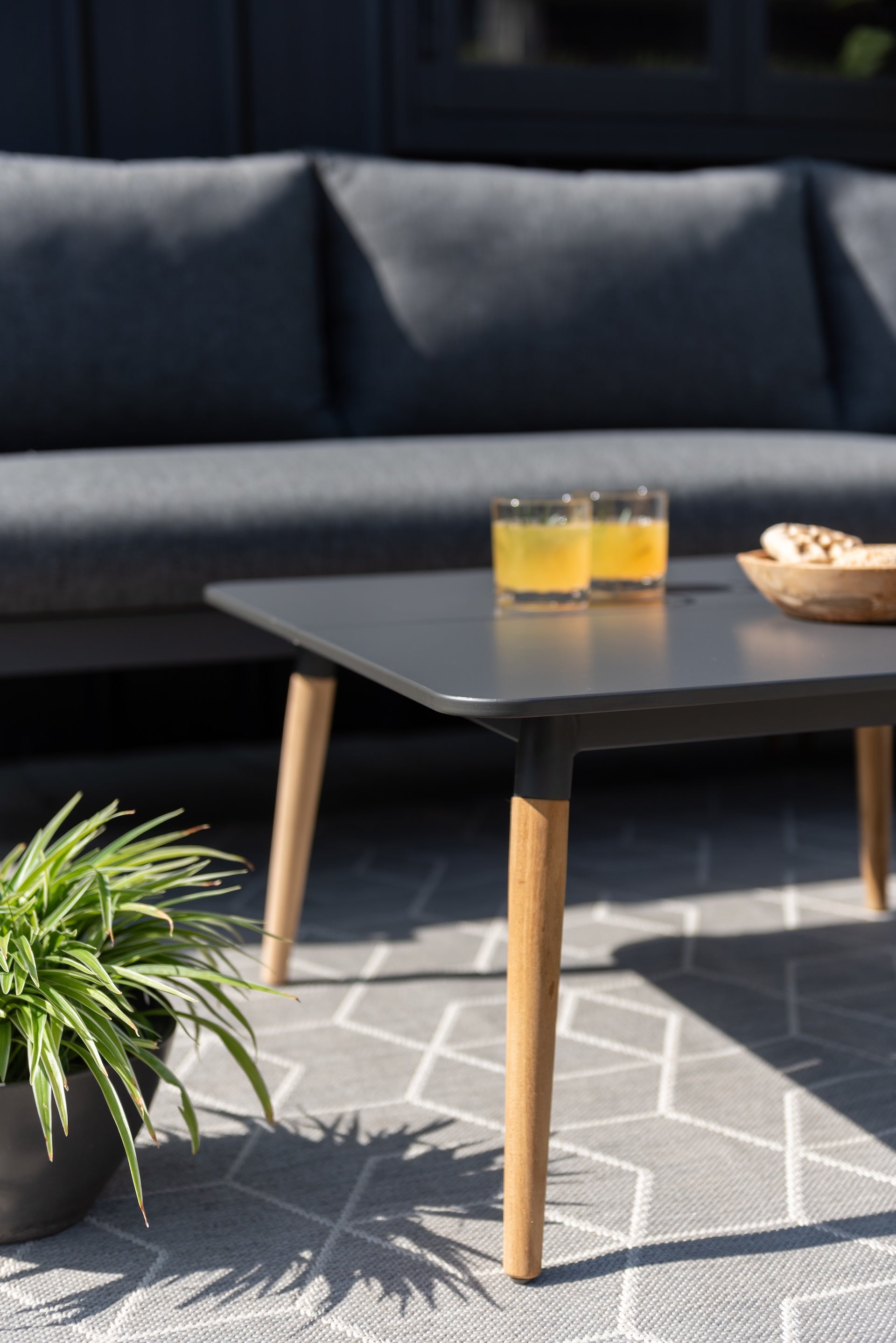 Ipanema Chaise Lounge Setting – 3 pc (inc. Table)