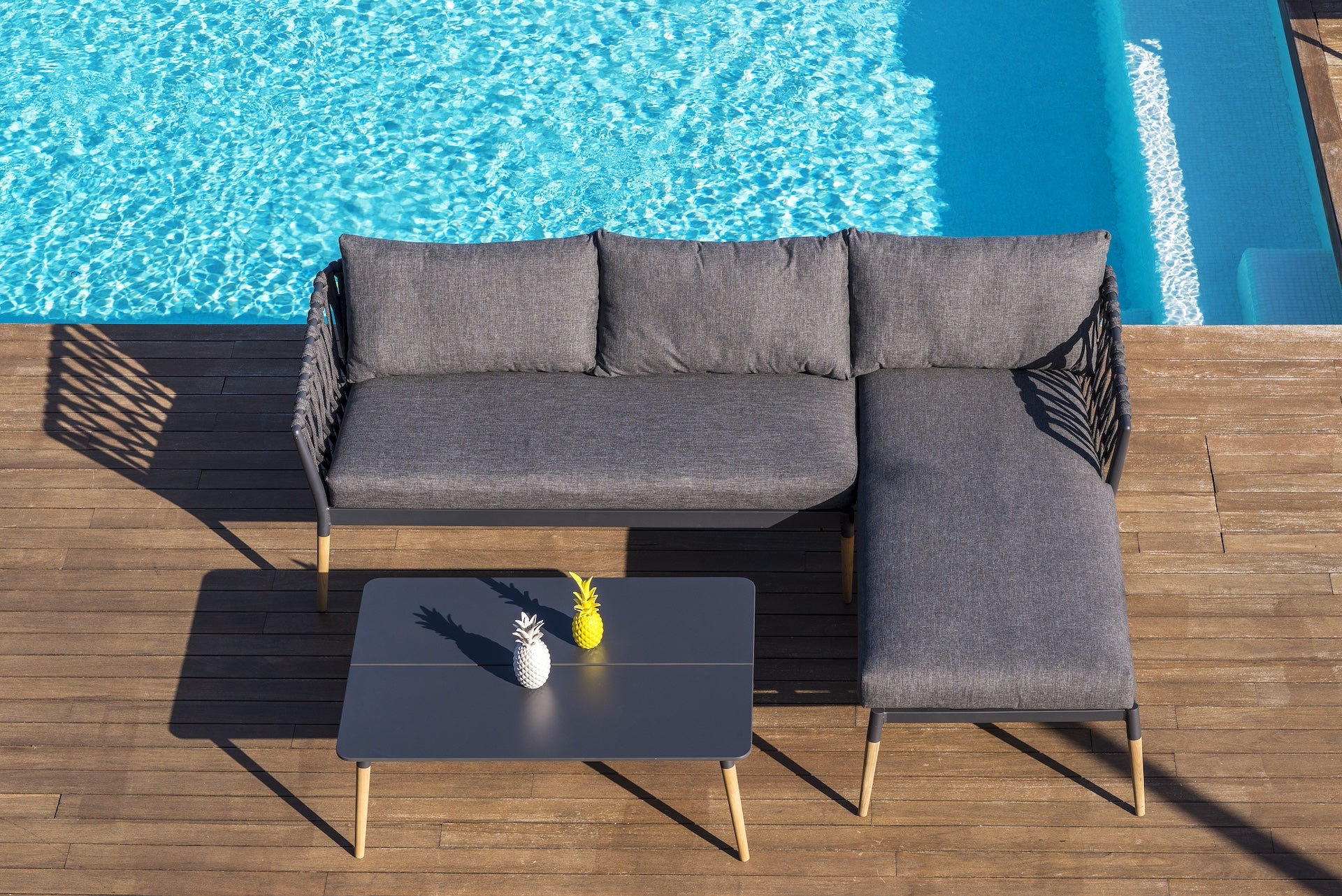 Ipanema Chaise Lounge Setting – 3 pc (inc. Table)