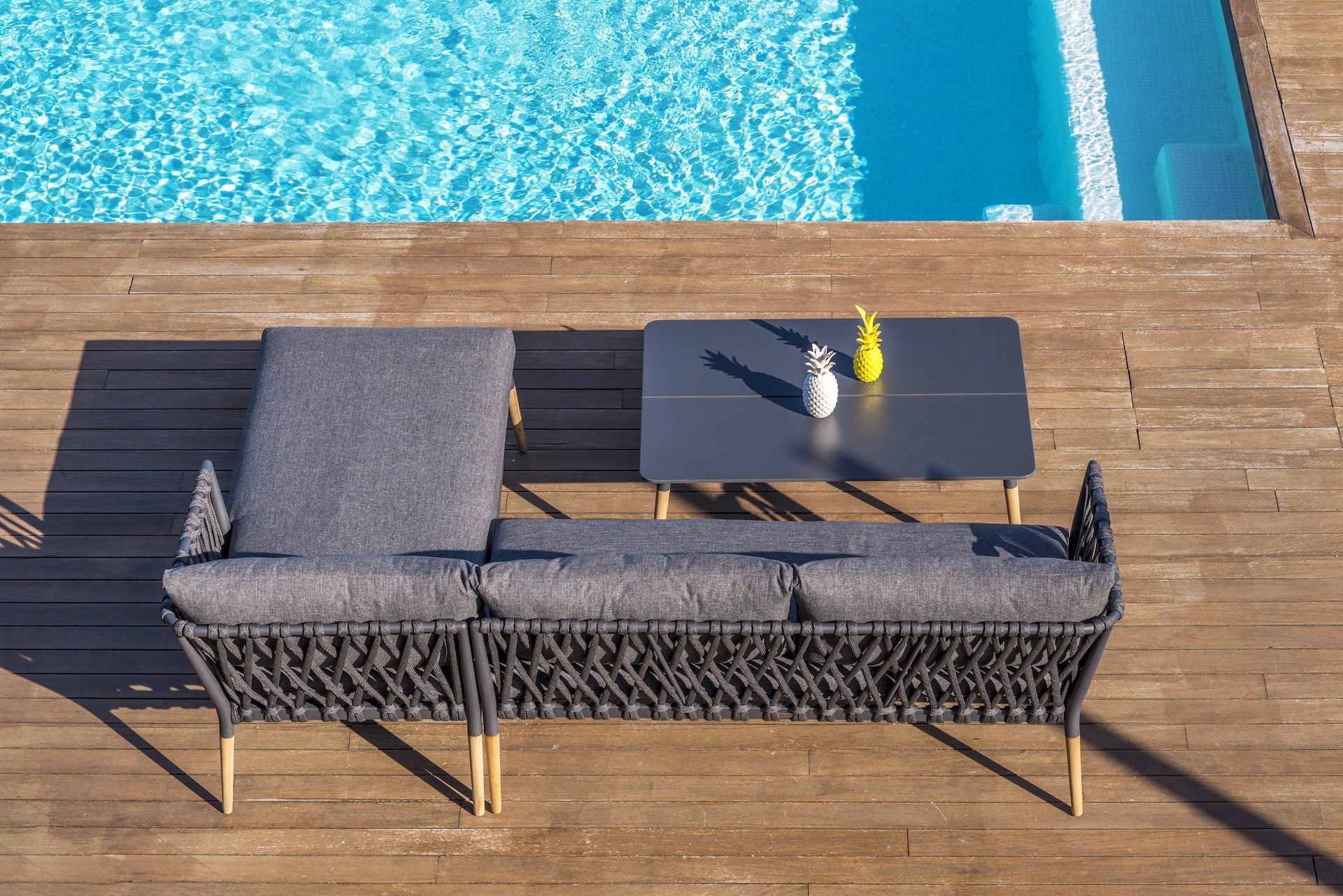 Ipanema Chaise Lounge Setting – 3 pc (inc. Table)