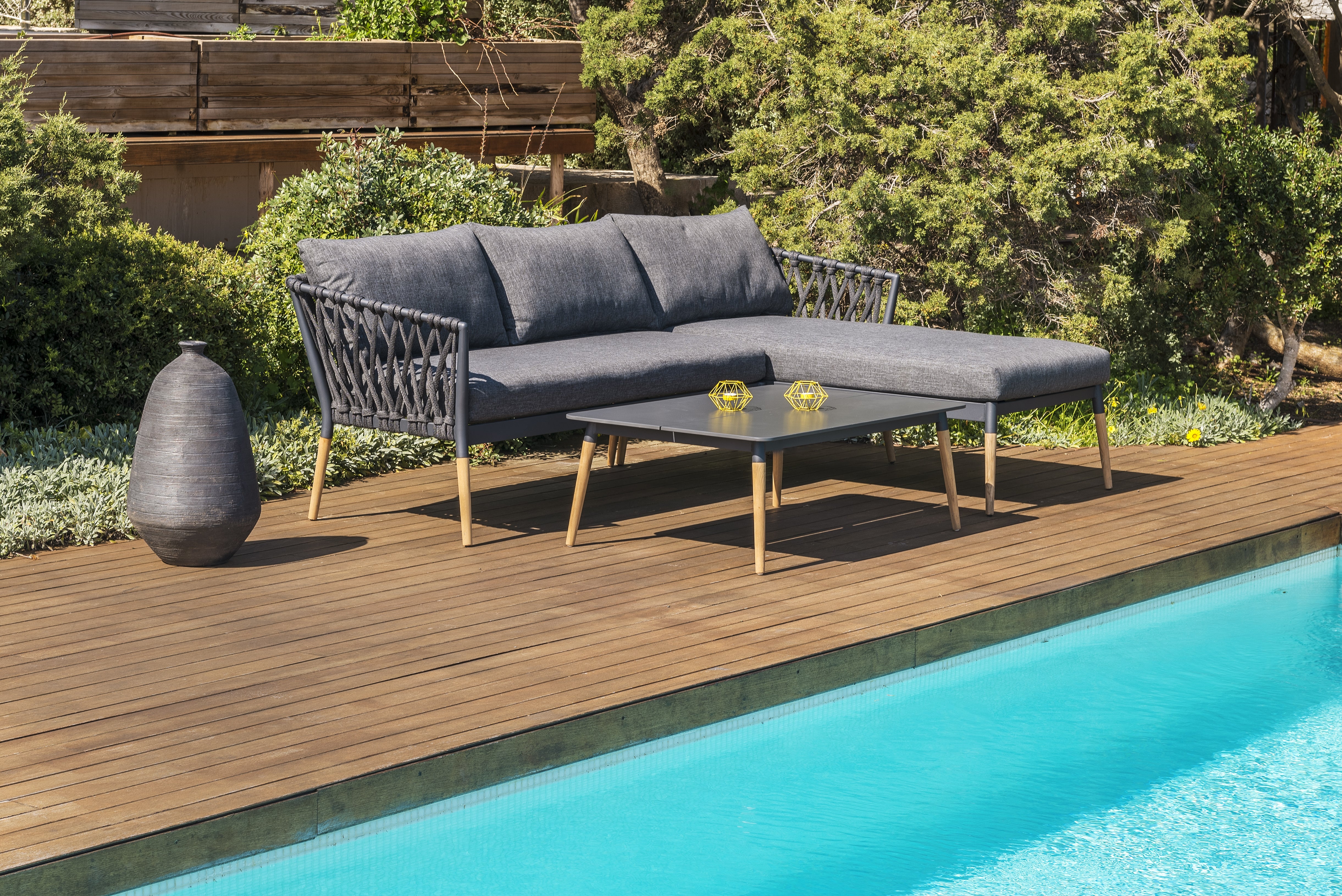 Ipanema Chaise Lounge Setting – 3 pc (inc. Table)