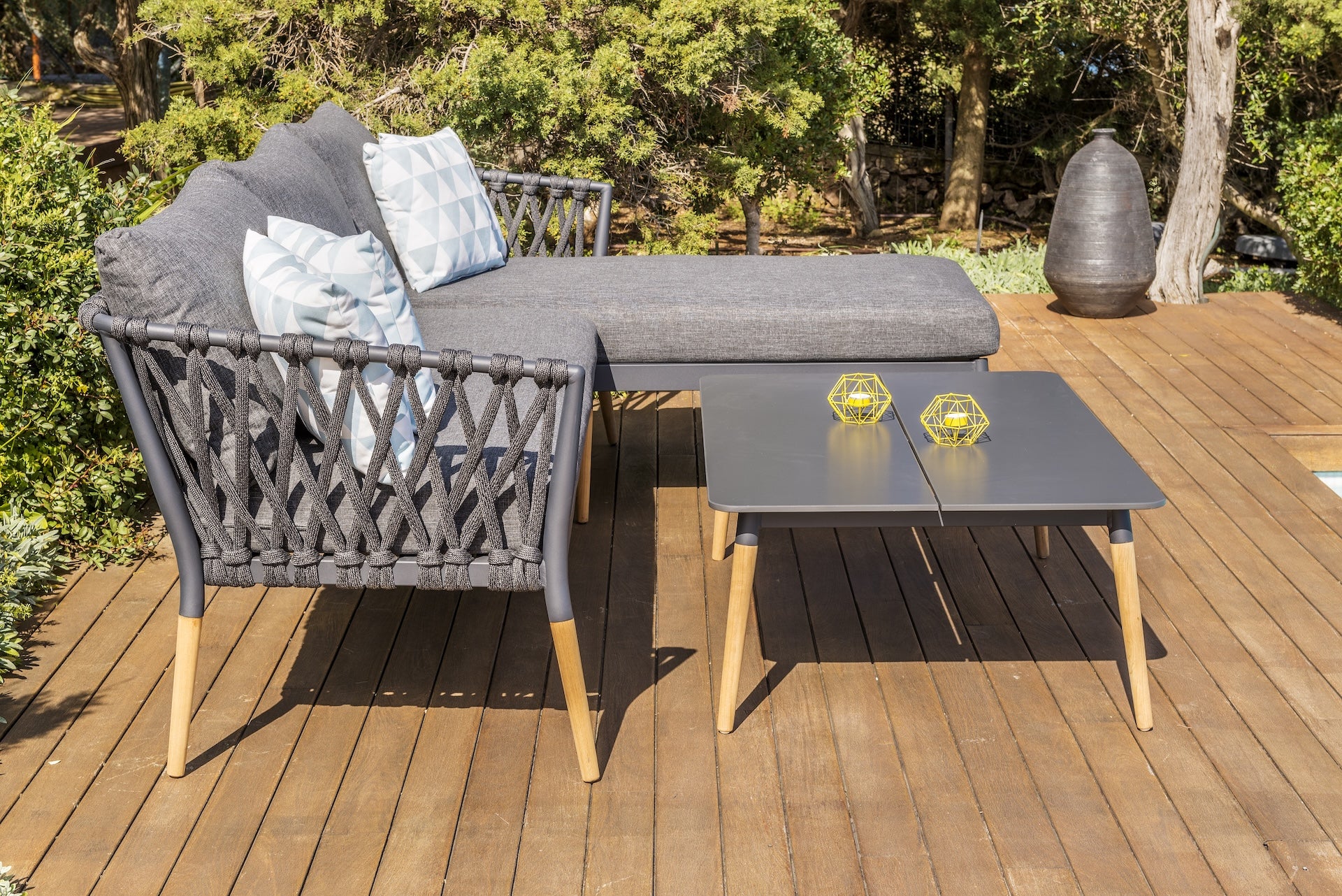 Ipanema Chaise Lounge Setting – 3 pc (inc. Table)