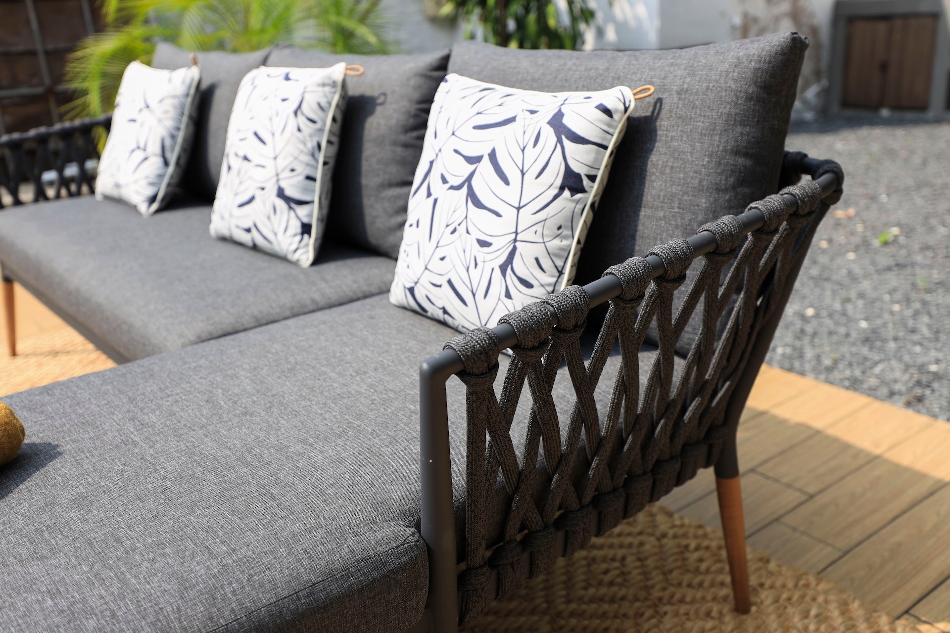 Ipanema Chaise Lounge Setting – 3 pc (inc. Table)