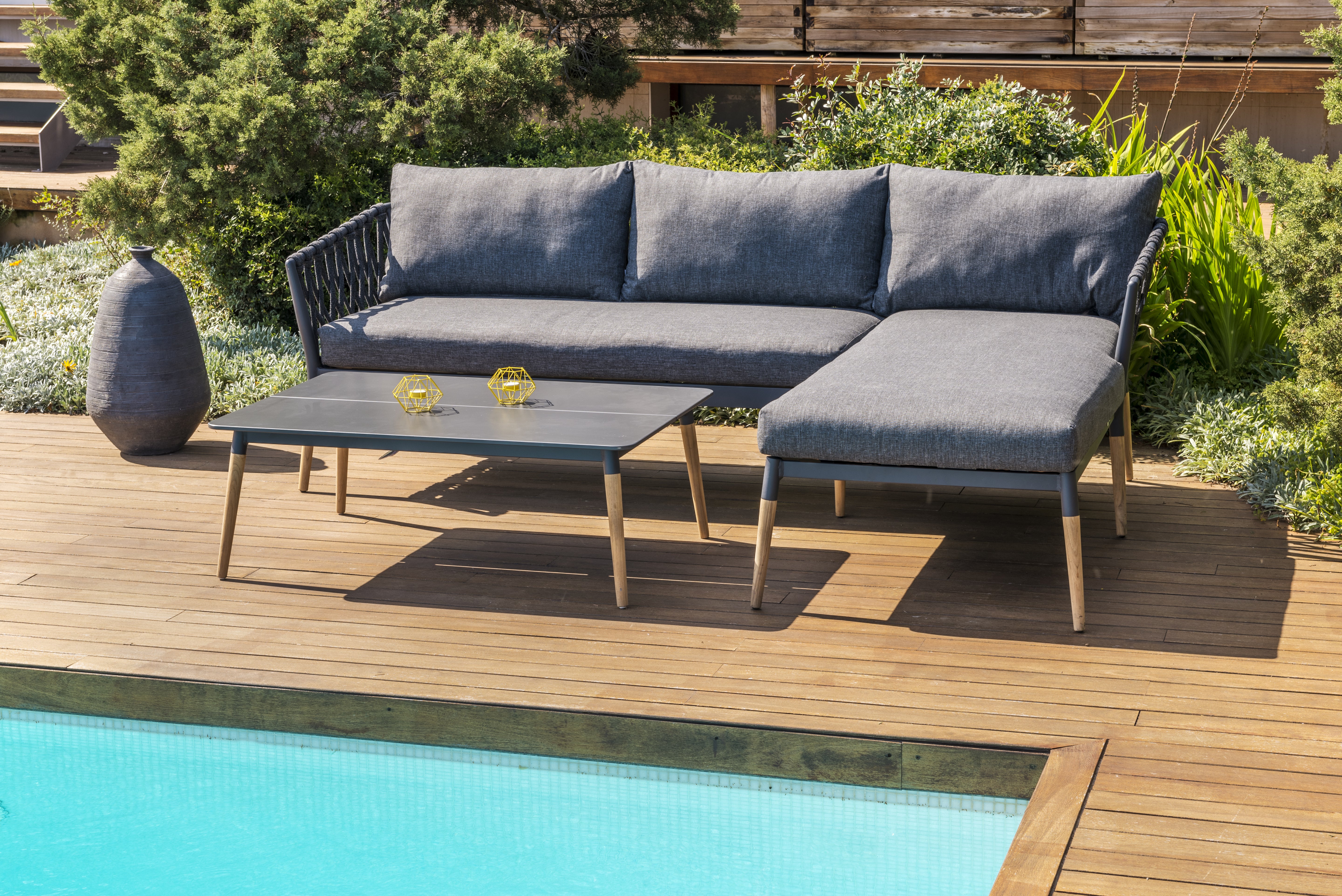 Ipanema Chaise Lounge Setting – 3 pc (inc. Table)