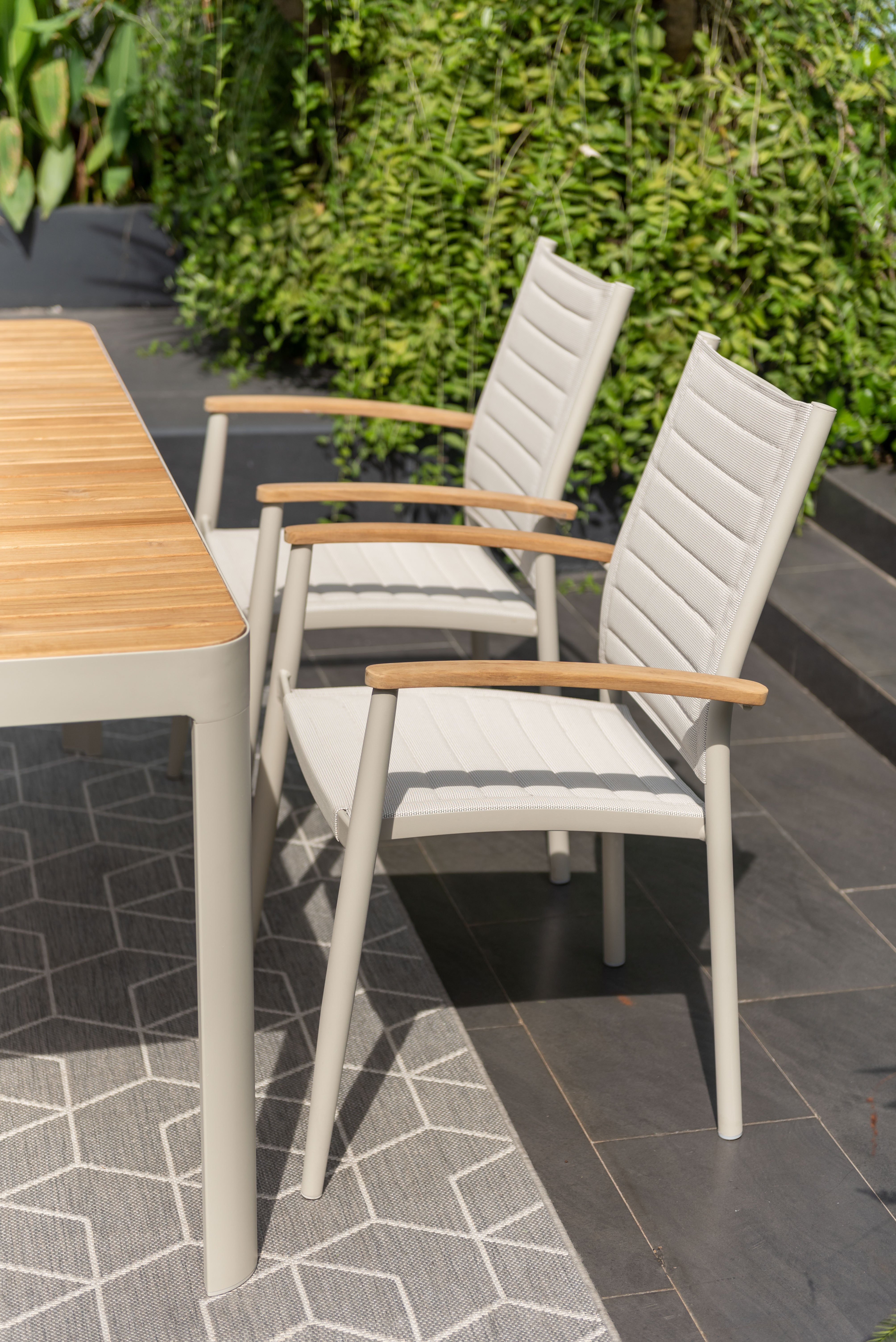 Portals Dining Setting