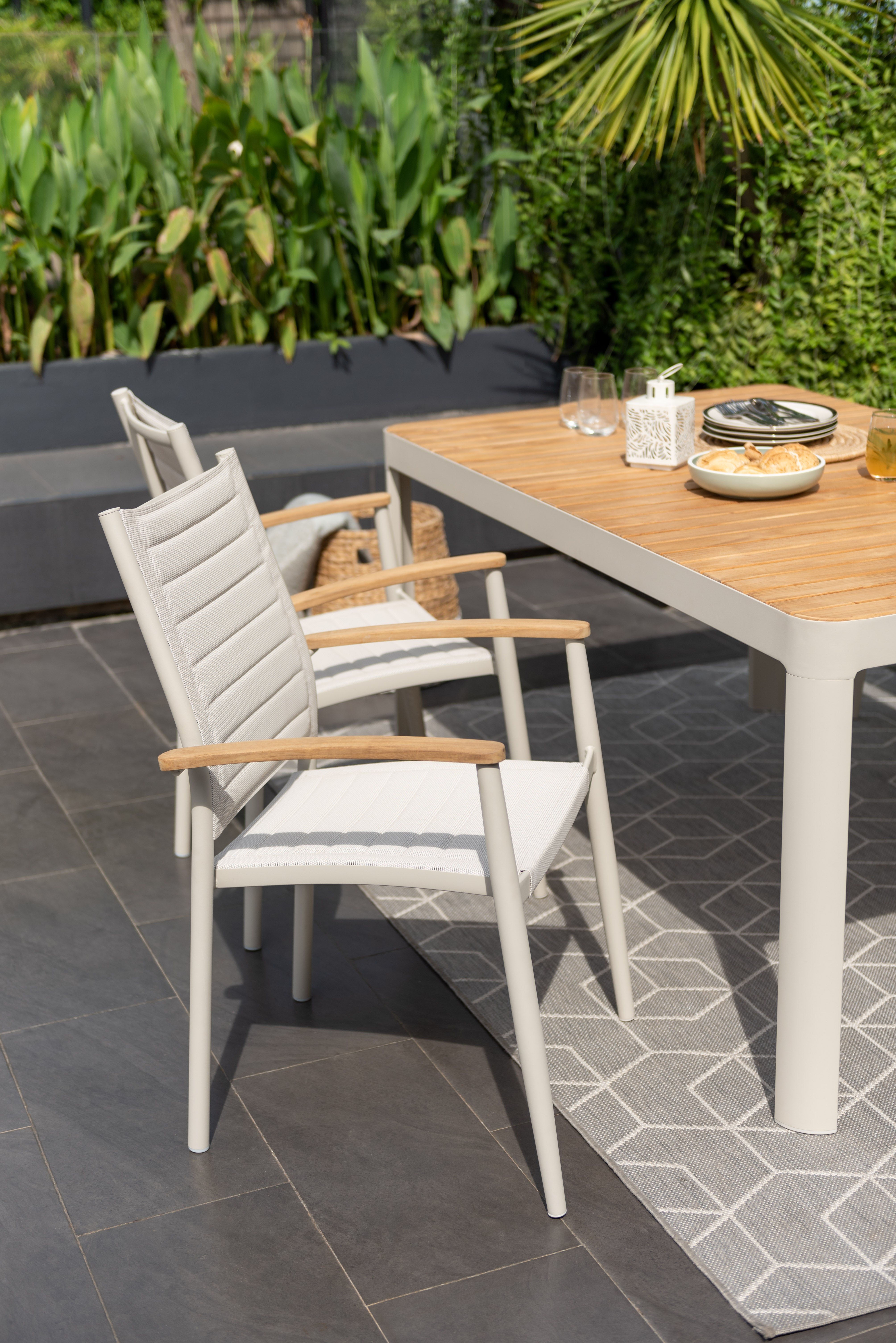 Portals Dining Setting