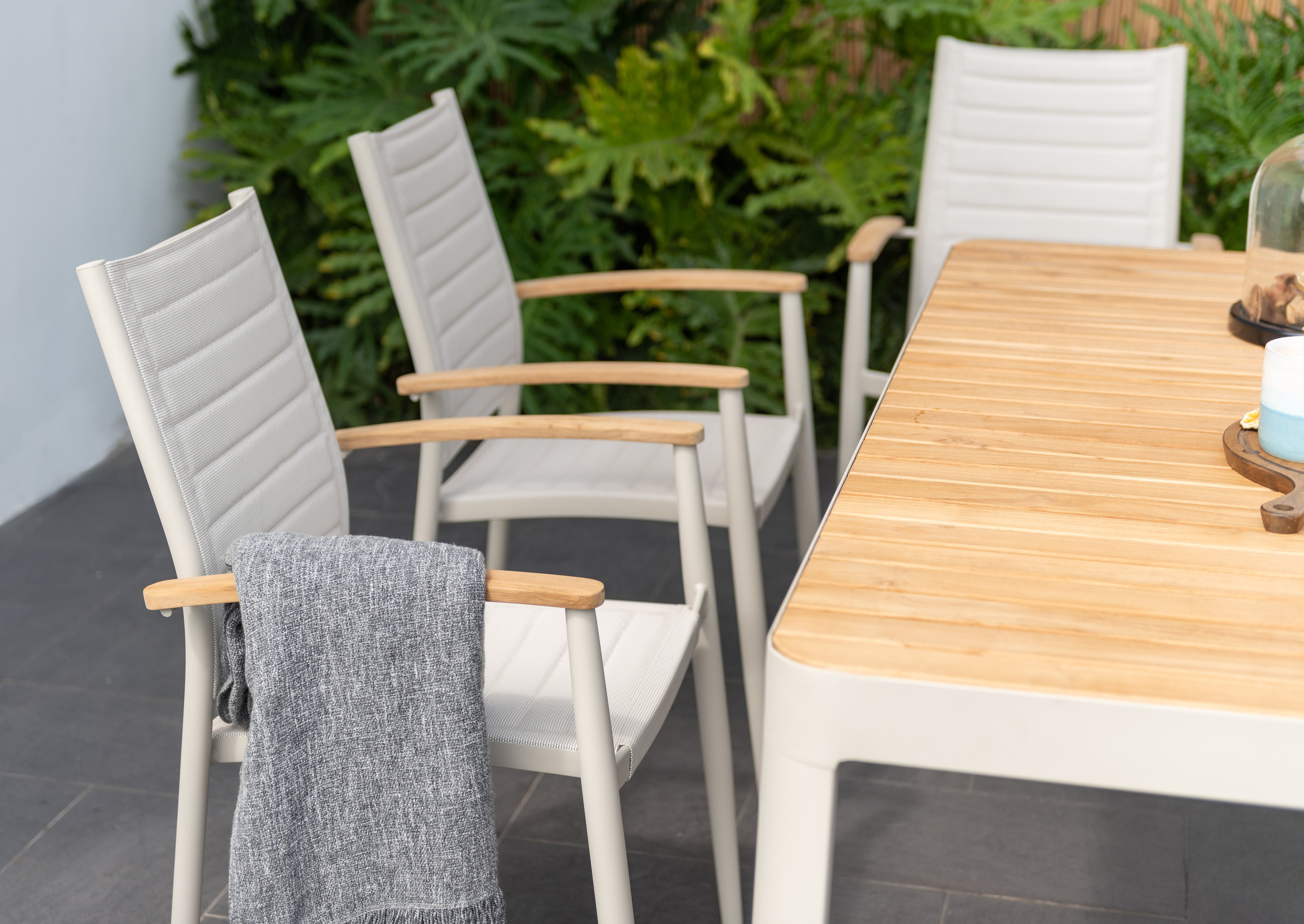 Portals Dining Setting