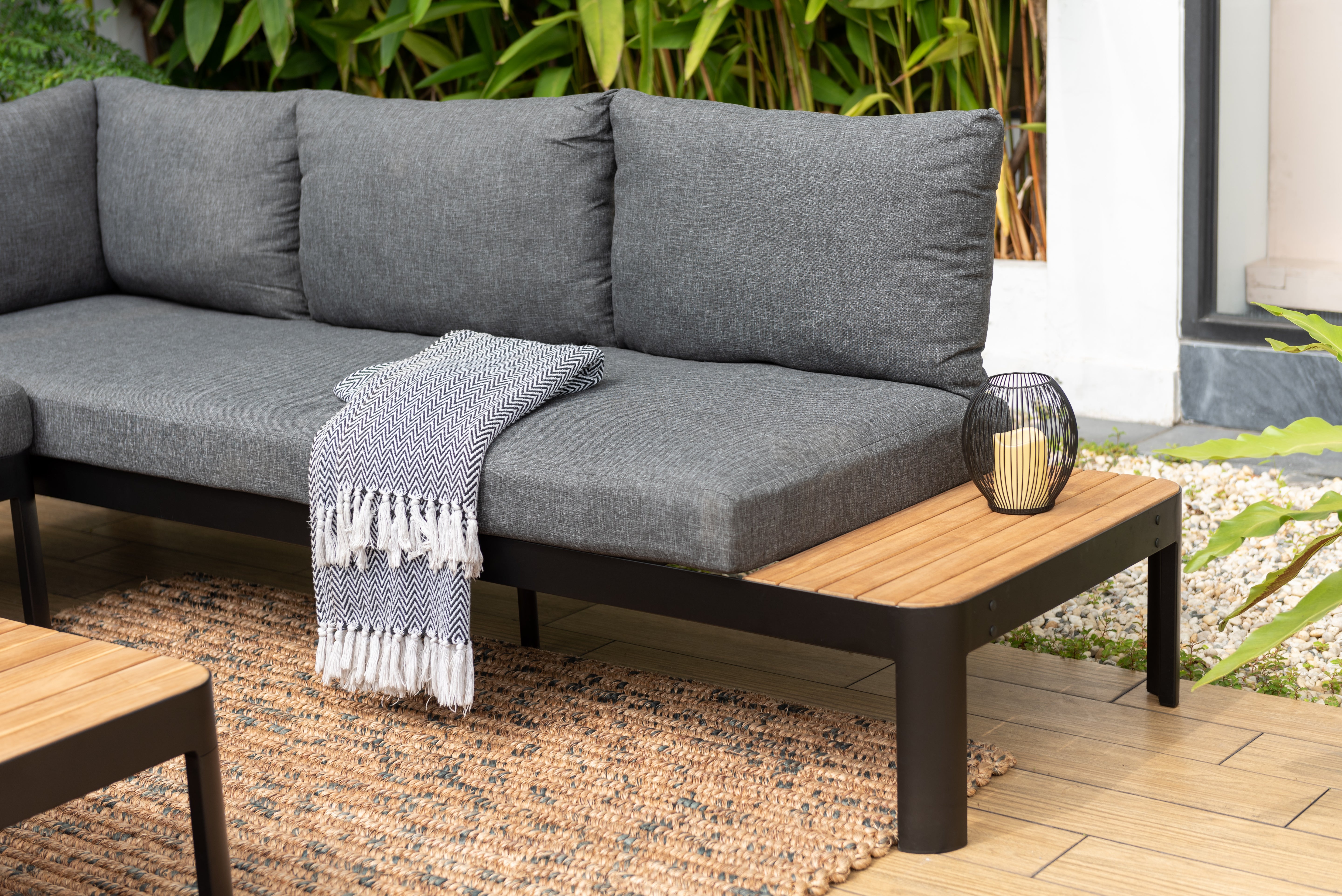 Portals 5-seat Corner Lounge Setting – 3 pc (inc. Table)