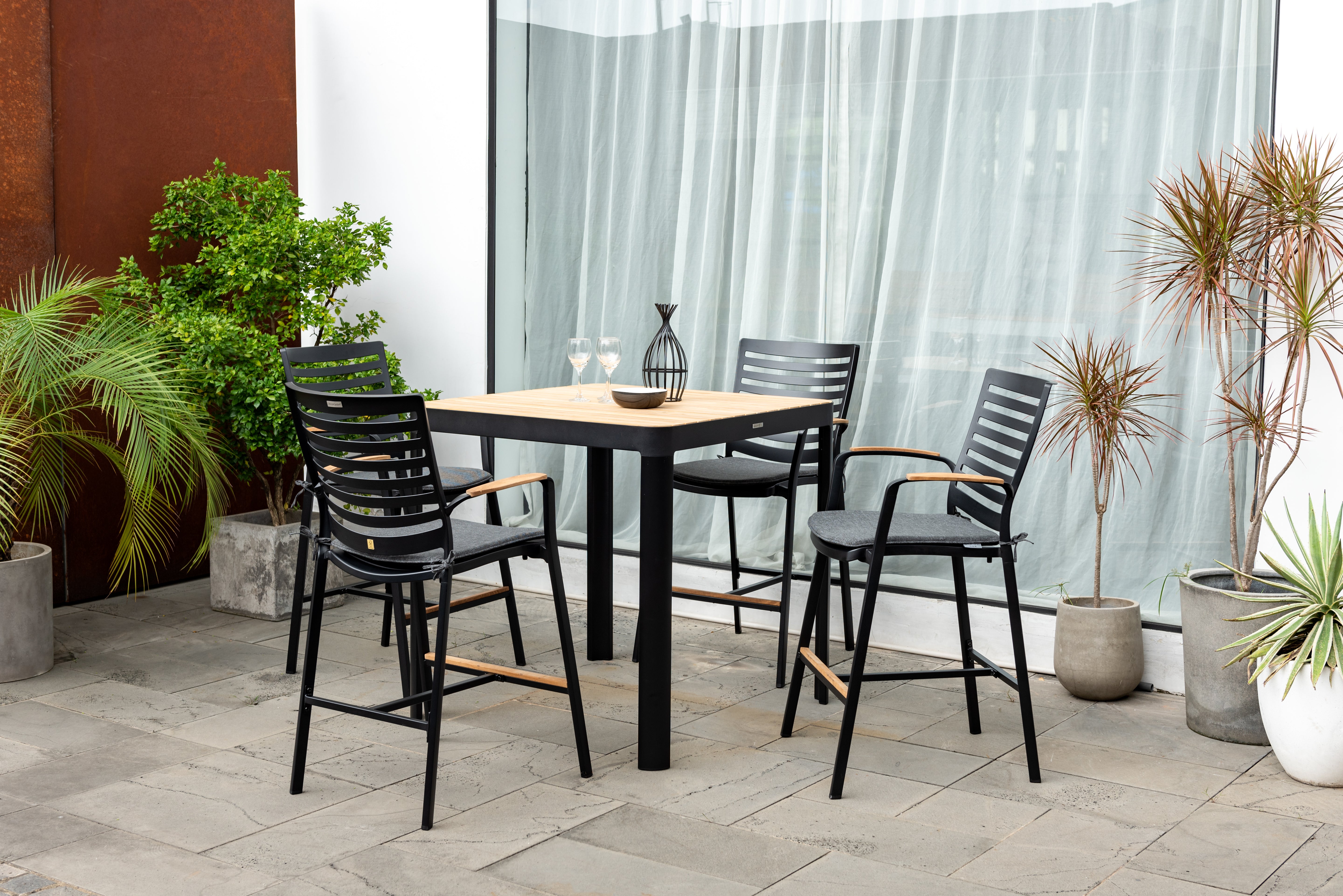 Portals Square Low Bar Setting