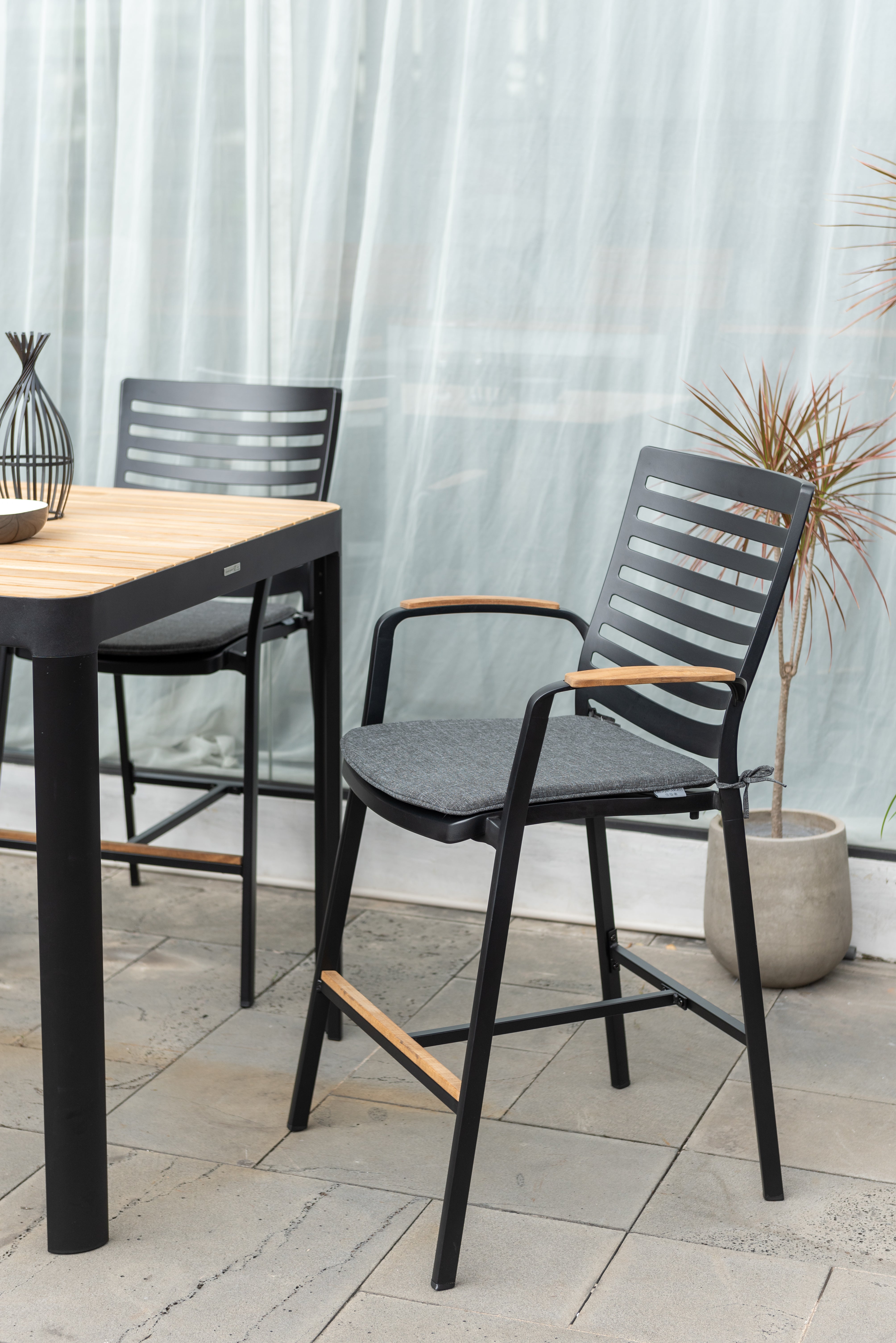 Portals Square Low Bar Setting