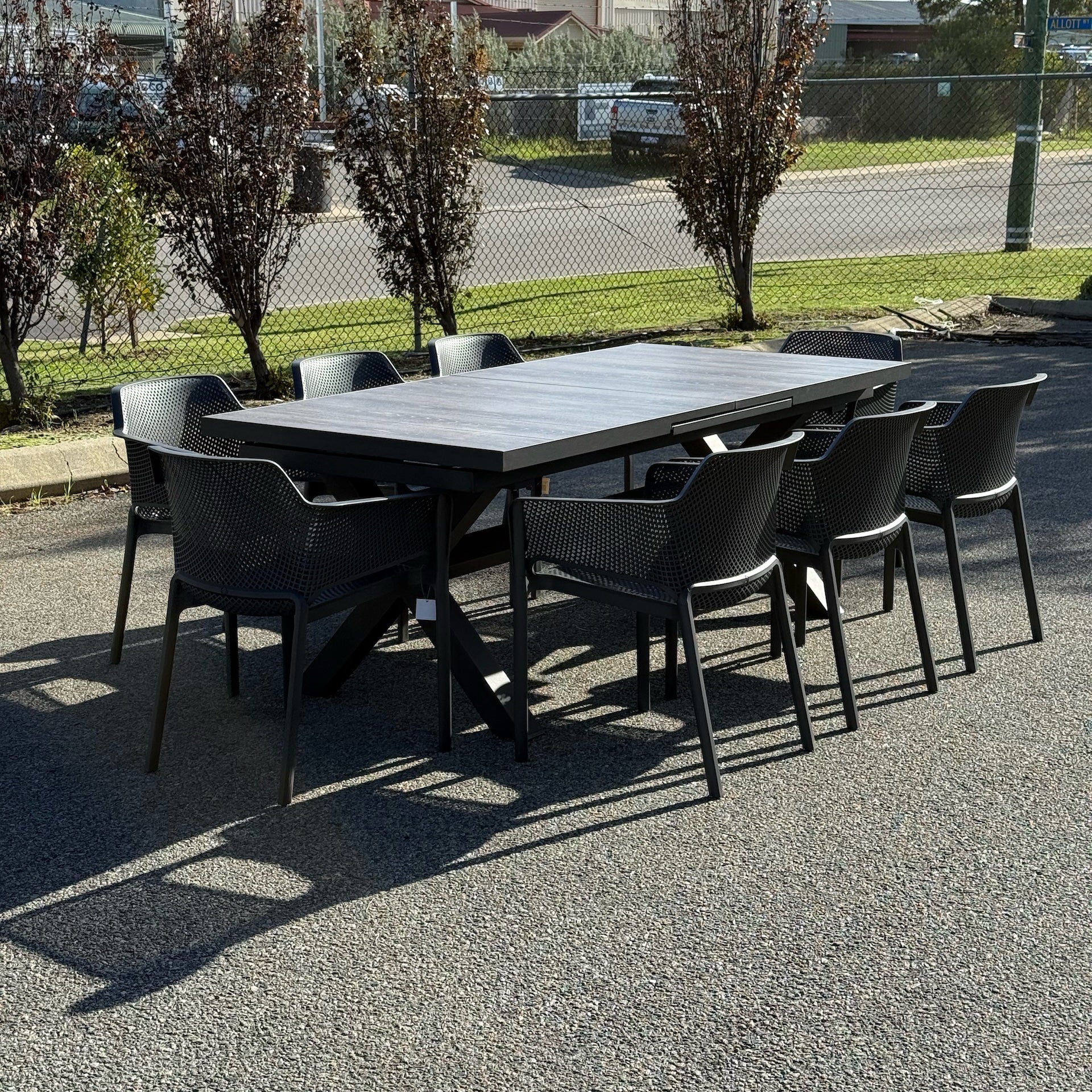 Sultan & Bailey Extendable Dining Set