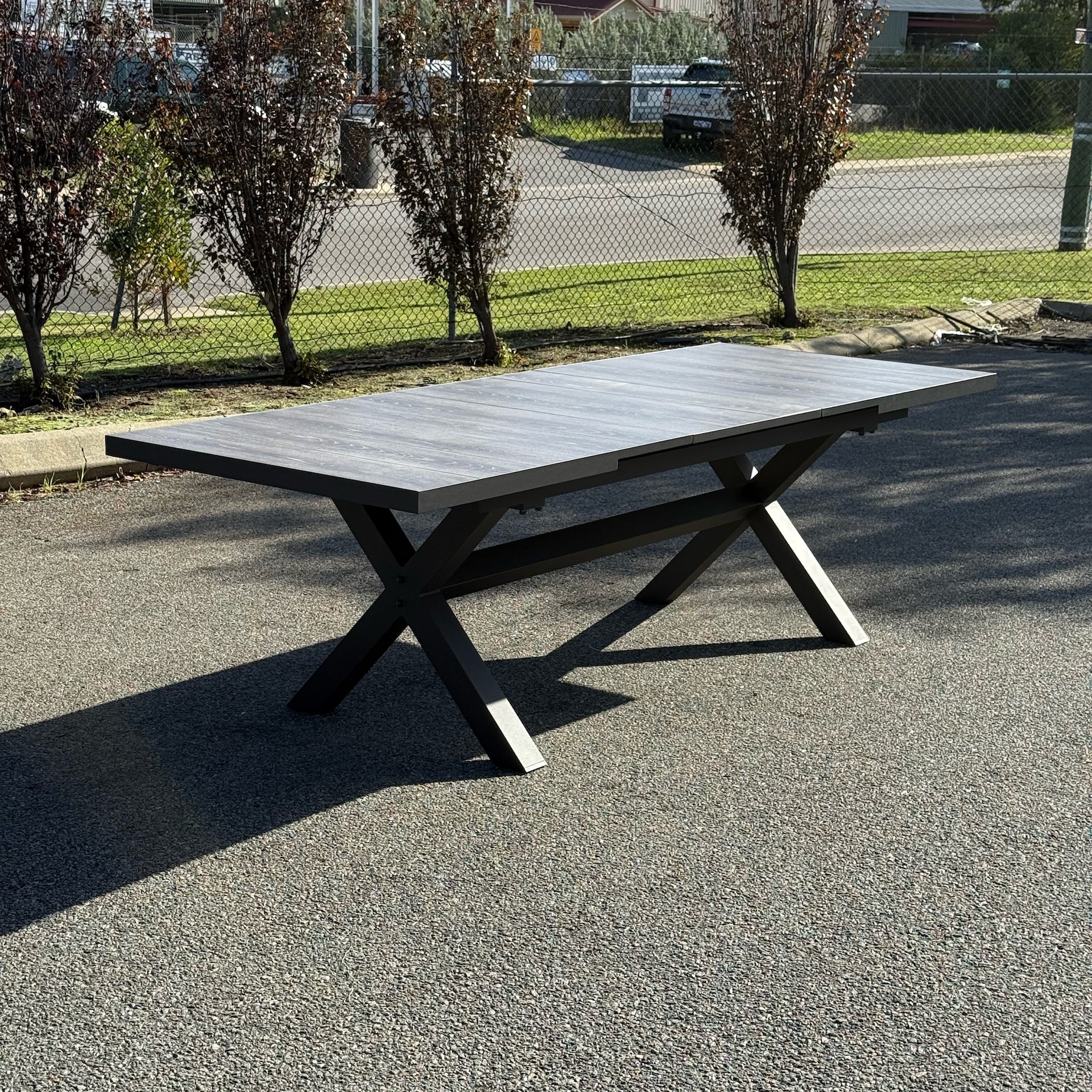 Sultan & Bailey Extendable Dining Set