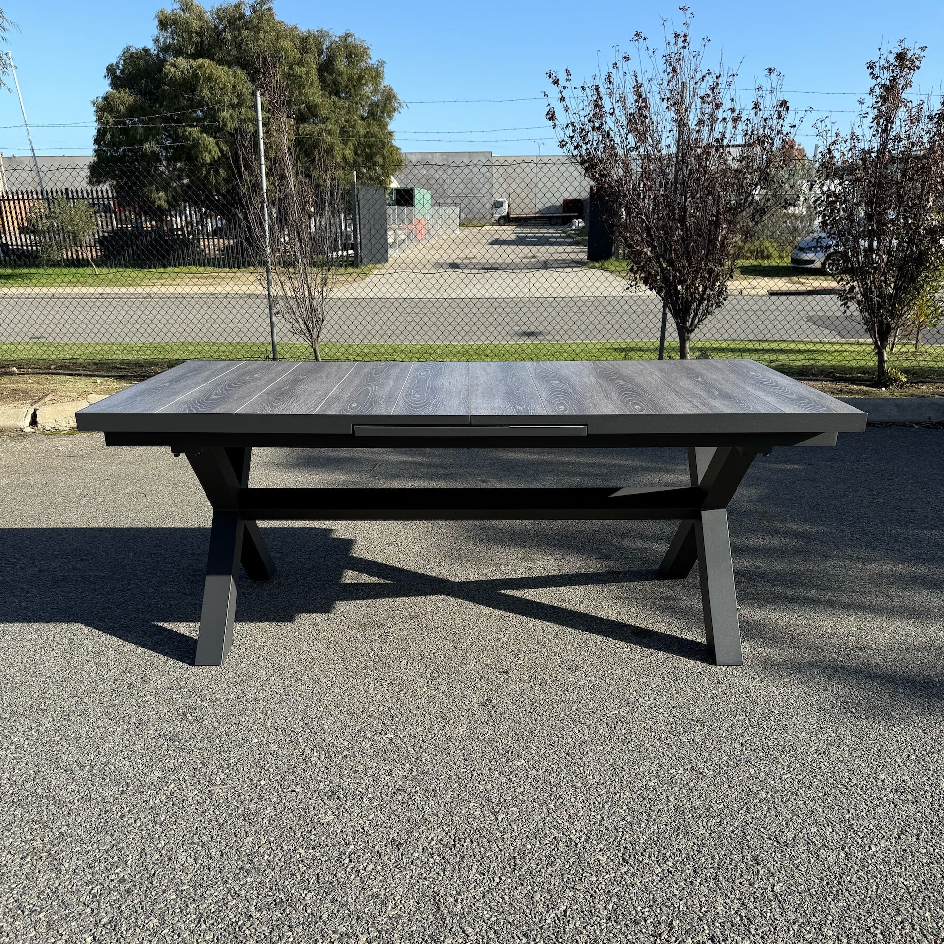 Sultan & Bailey Extendable Dining Set