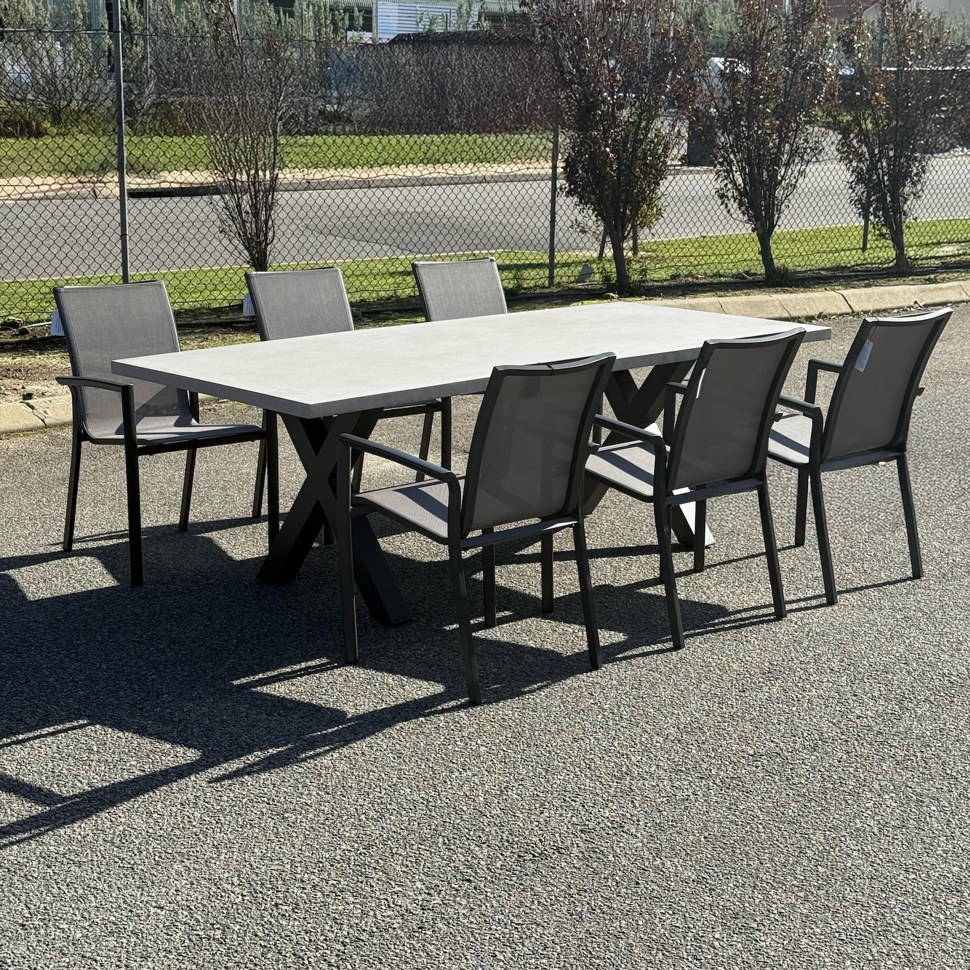 Switch & Sultan Dining Setting