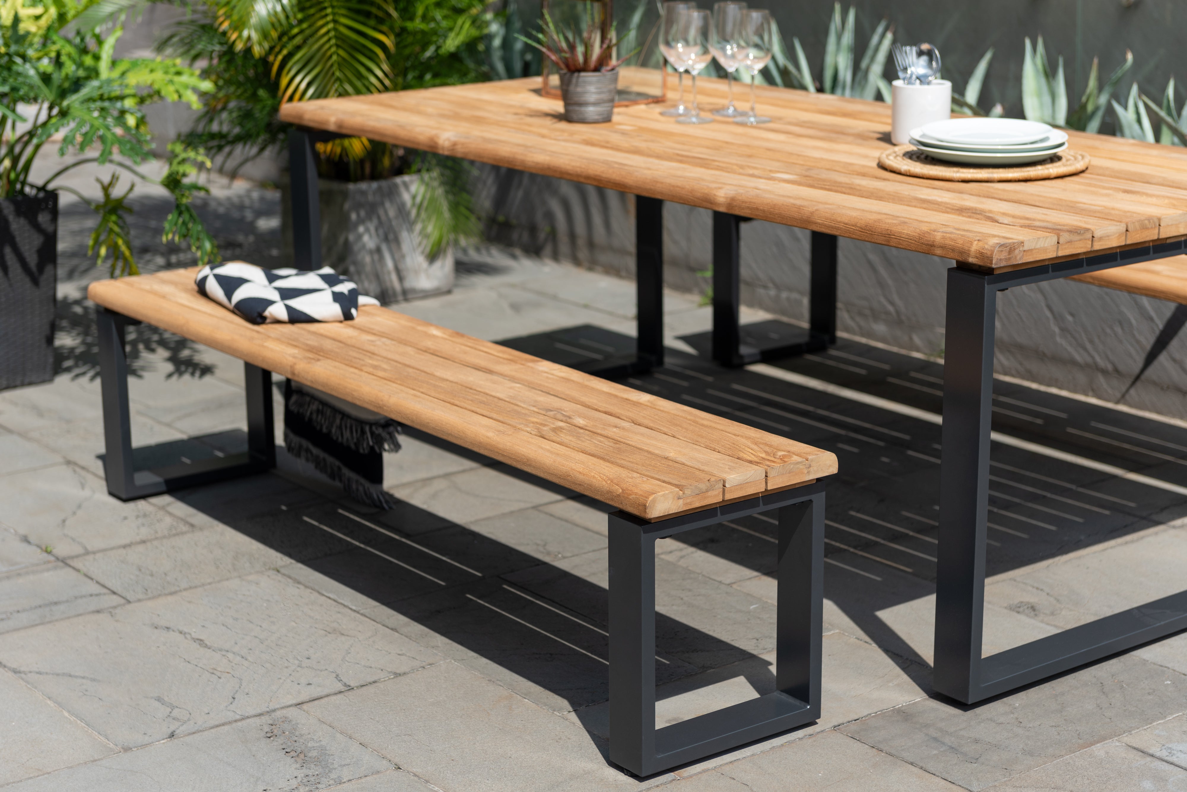 Vannes Dining Bench Setting – 3pc