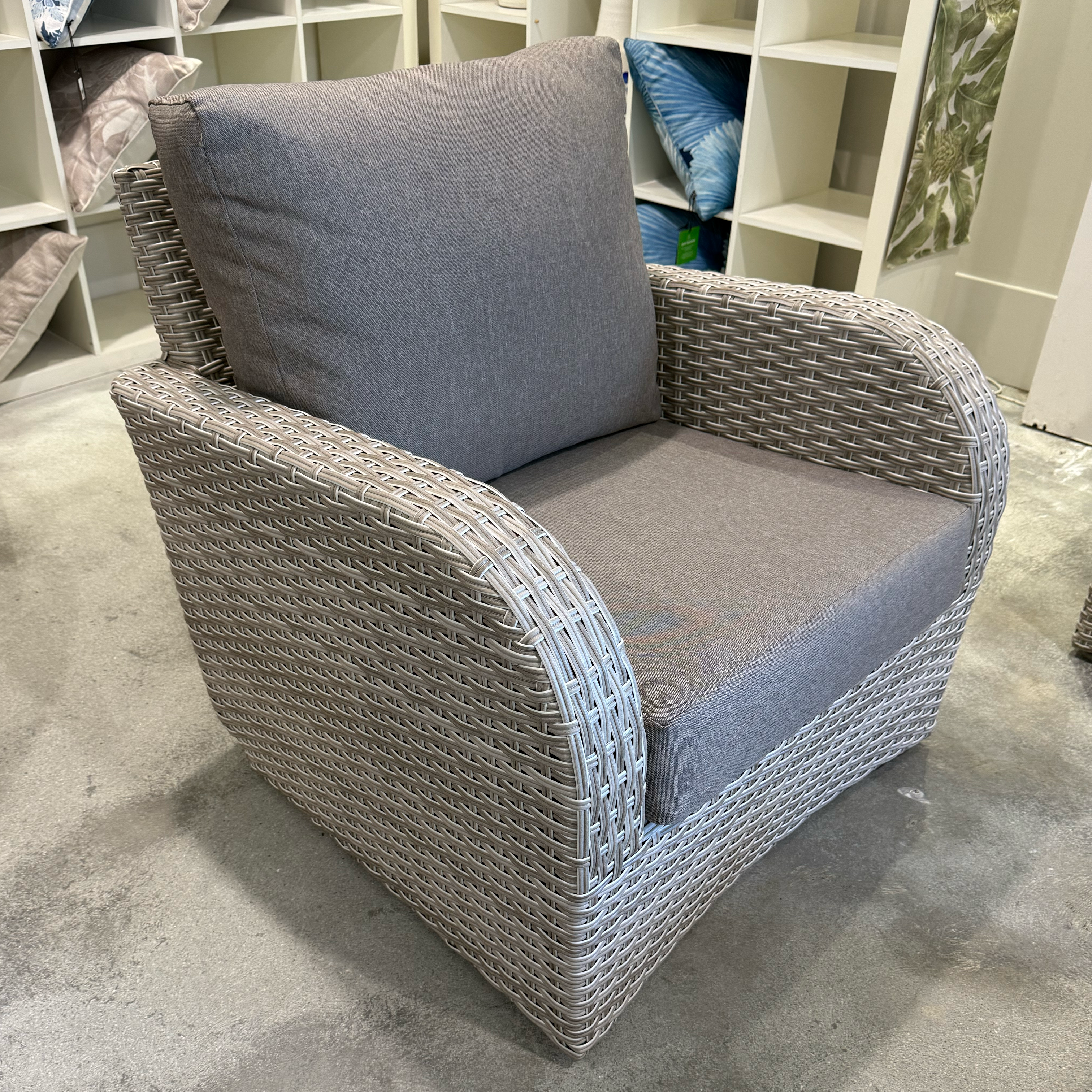 Hampshire Lounge Setting – 4 pc (inc. Table)