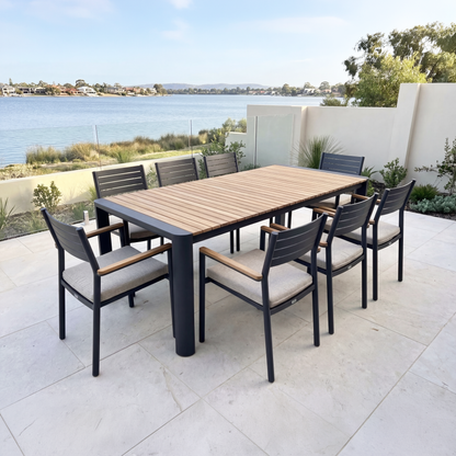 Byron Dining Setting