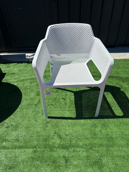 Switch & Bailey Resin Dining Setting