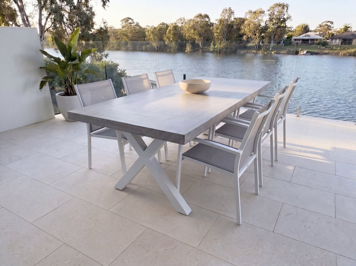 Switch & Sultan Dining Setting