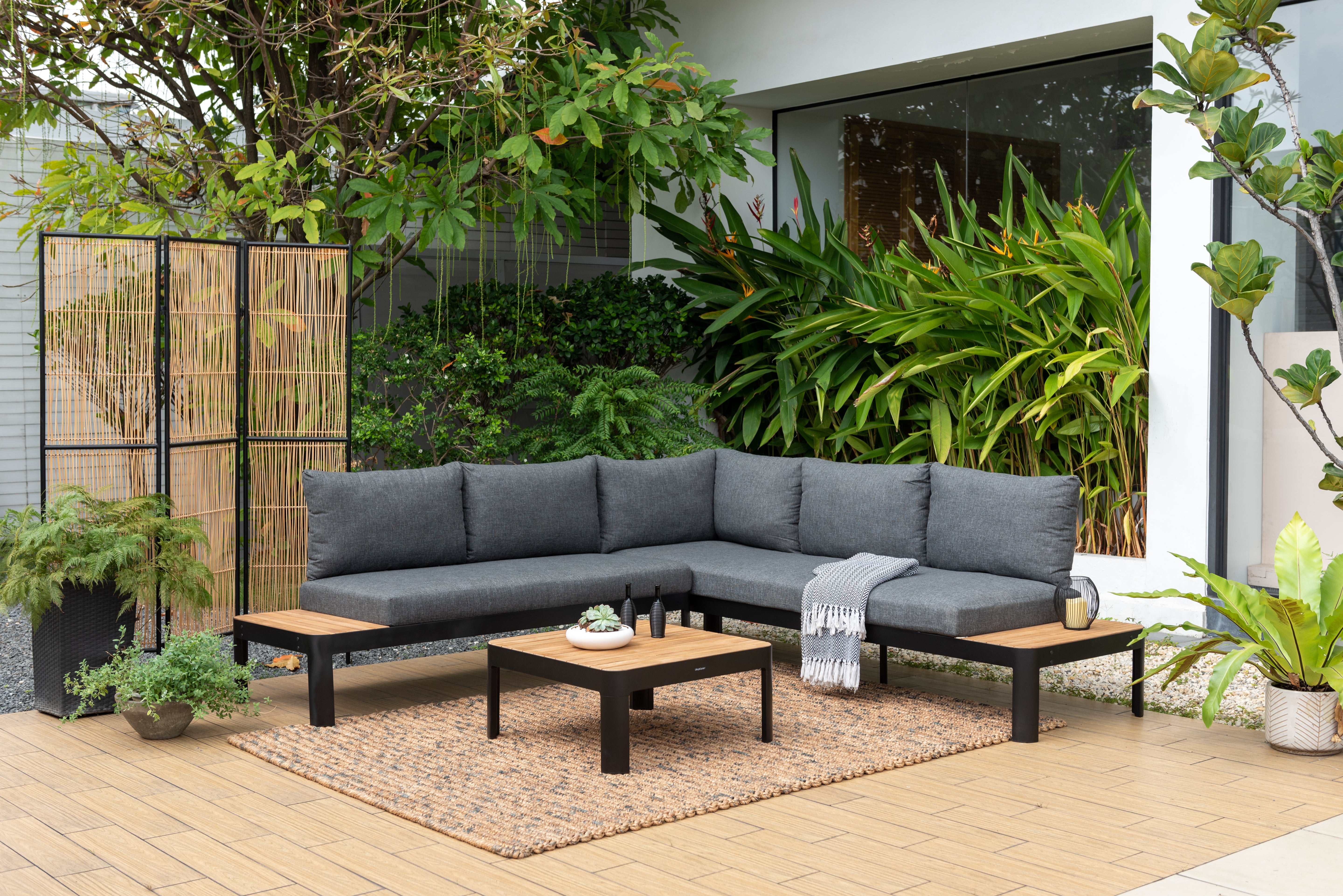 Portals 5-seat Corner Lounge Setting – 3 pc (inc. Table)