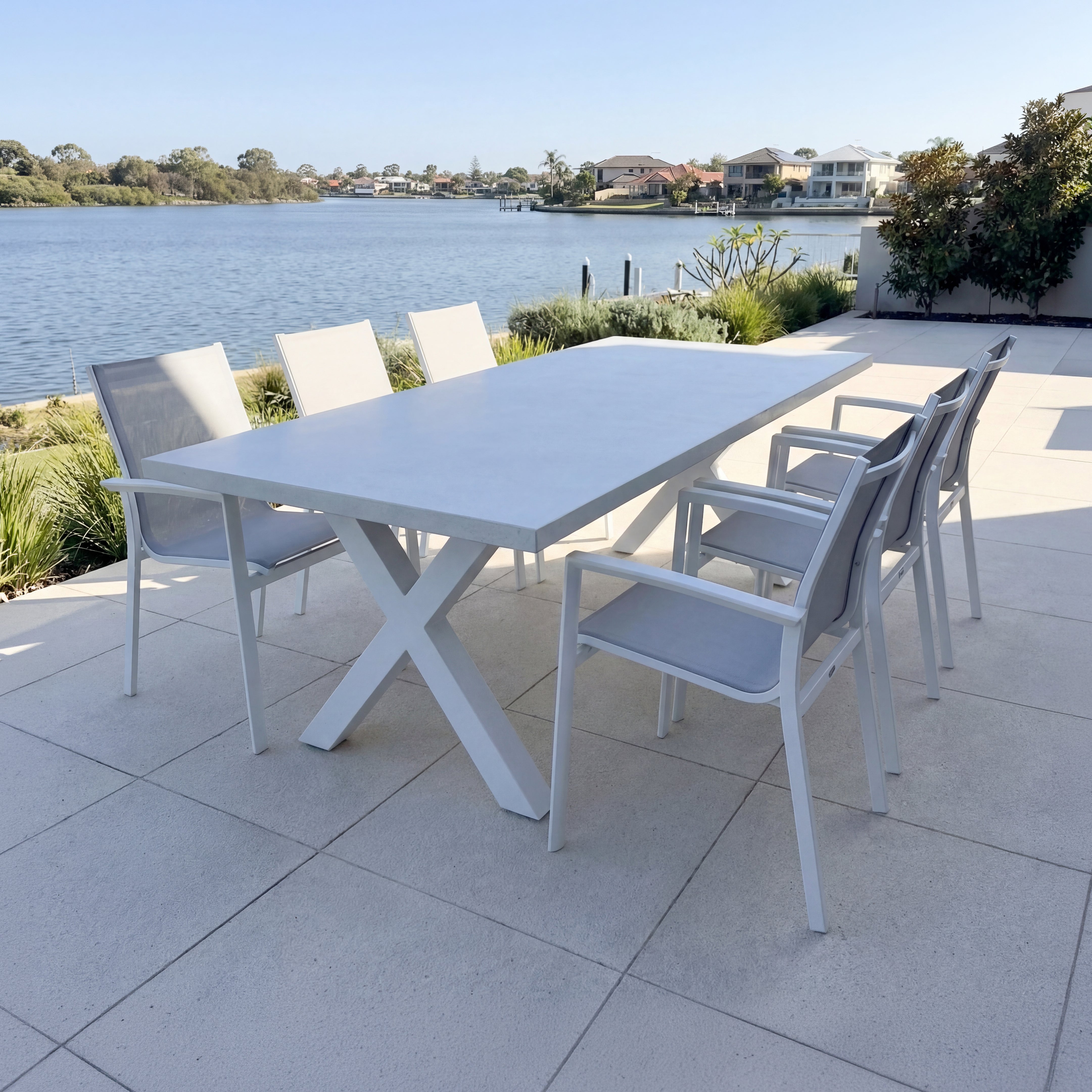 Switch & Sultan Dining Setting